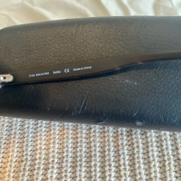 Classic Tortoise Shell Sunglasses - Picture 6 of 9